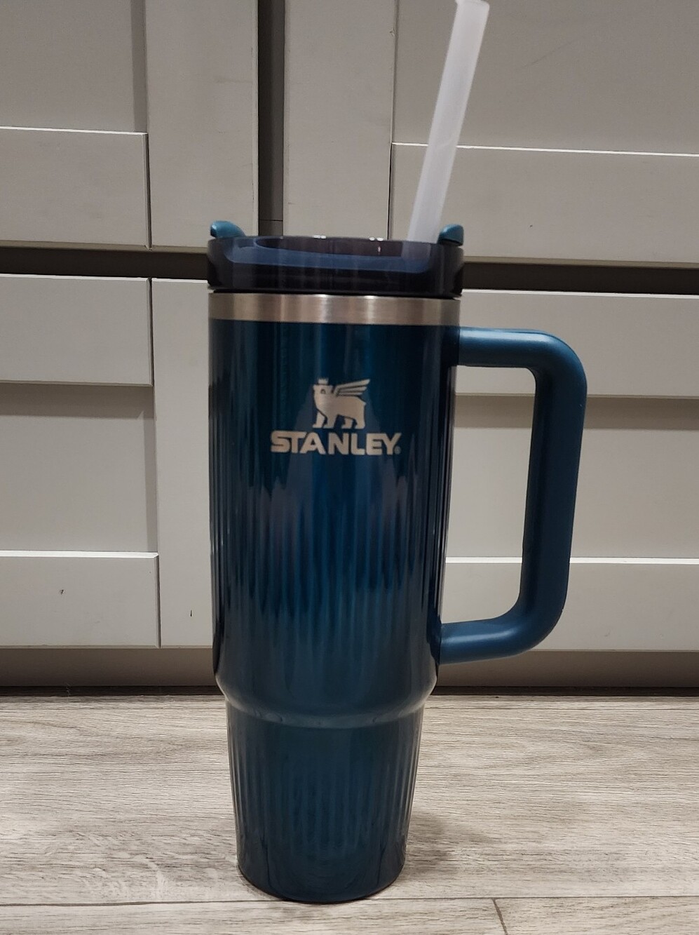 STANLEY Quencher H2.0 Tumbler with Handle and Straw 30 oz | Flowstate 3-Position